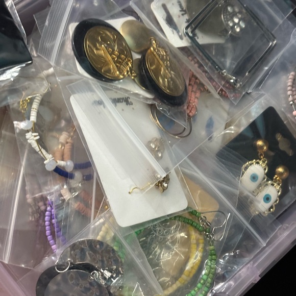 Assorted earring Collection - Picture 2 of 3